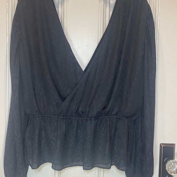 Banana Republic Black and Navy Snake Print Deep V Neck Blouse - Size M - Picture 2 of 6